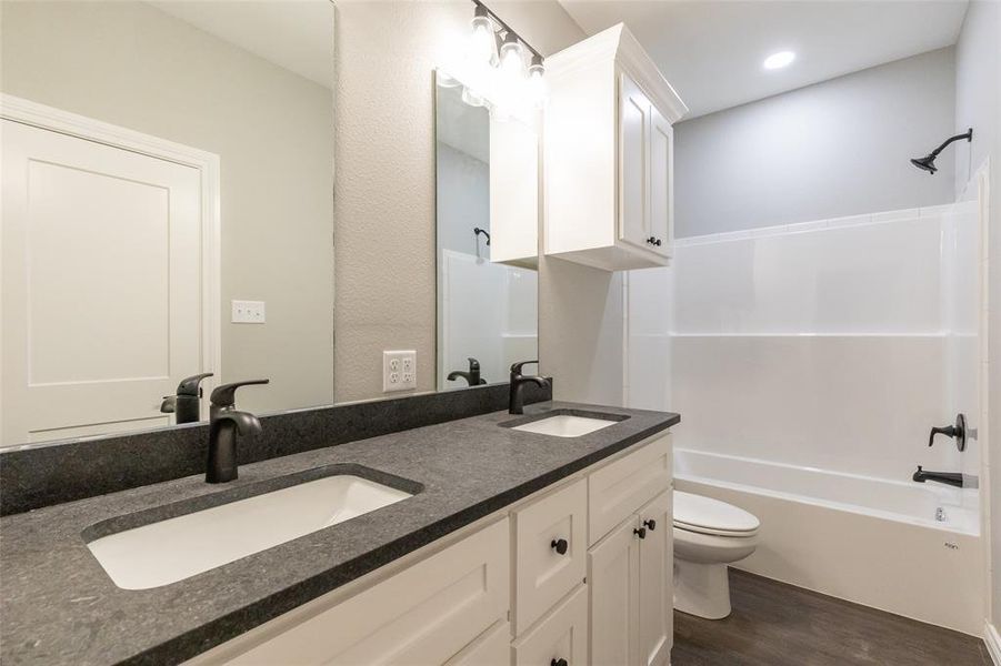 Furnished interior view inside a new home in , Abilene (Image 9).