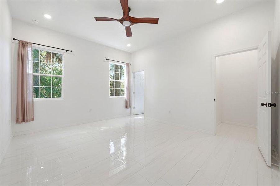 Spacious, unfurnished interior of a new home in , Eustis (Image 14).