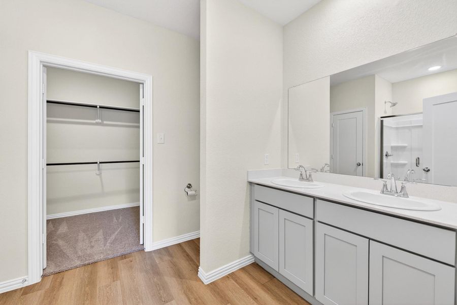 Furnished interior view inside a new home in , Belton (Image 9).