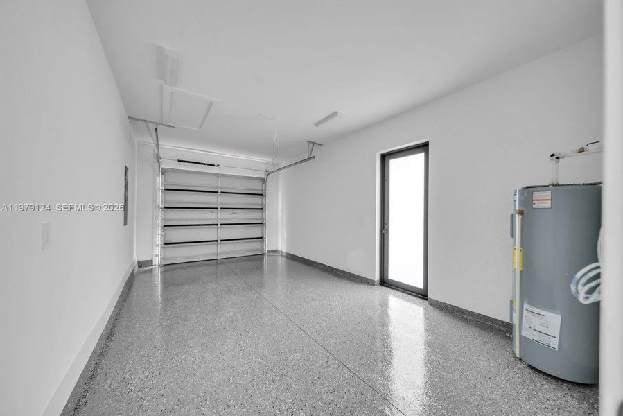 Spacious, unfurnished interior of a new home in , Lehigh Acres (Image 19).