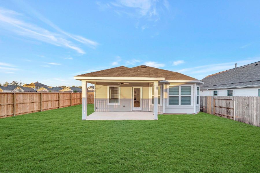 Exterior details and patio area of a home in Moran Ranch, Willis (Image 12).