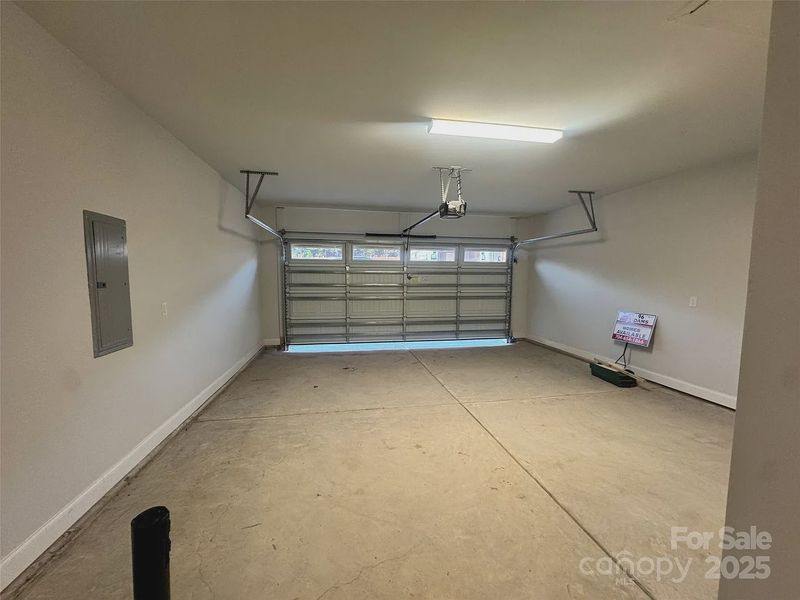 Spacious, unfurnished interior of a new home in Village at Parkside, Gastonia (Image 16). Spacious, unfurnished interior of a new home in Village at Parkside, Gastonia (Image 16).