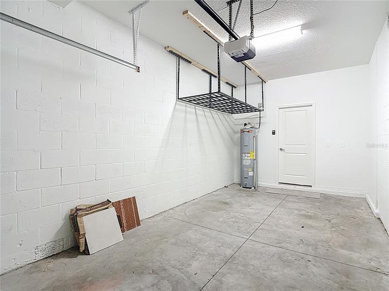 Spacious, unfurnished interior of a new home in , Land O' Lakes (Image 26).