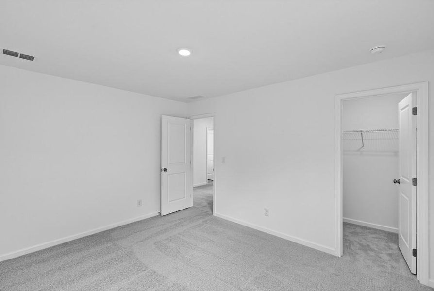 Spacious, unfurnished interior of a new home in Heritage River, Euharlee (Image 16).