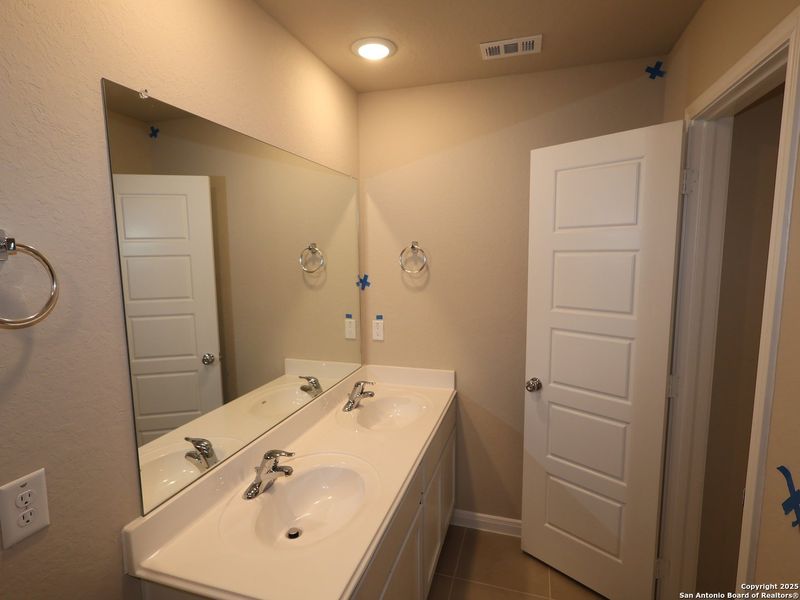 Furnished interior view inside a new home in Park Place, New Braunfels (Image 6). Furnished interior view inside a new home in Park Place, New Braunfels (Image 6).