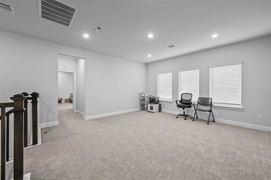Spacious, unfurnished interior of a new home in Bayside, Rowlett (Image 23).