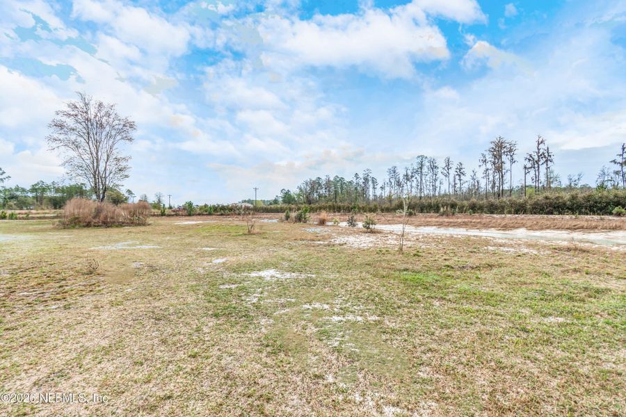 Natural landscape and outdoor views near in Glen St. Mary (Image 47). Natural landscape and outdoor views near in Glen St. Mary (Image 47).