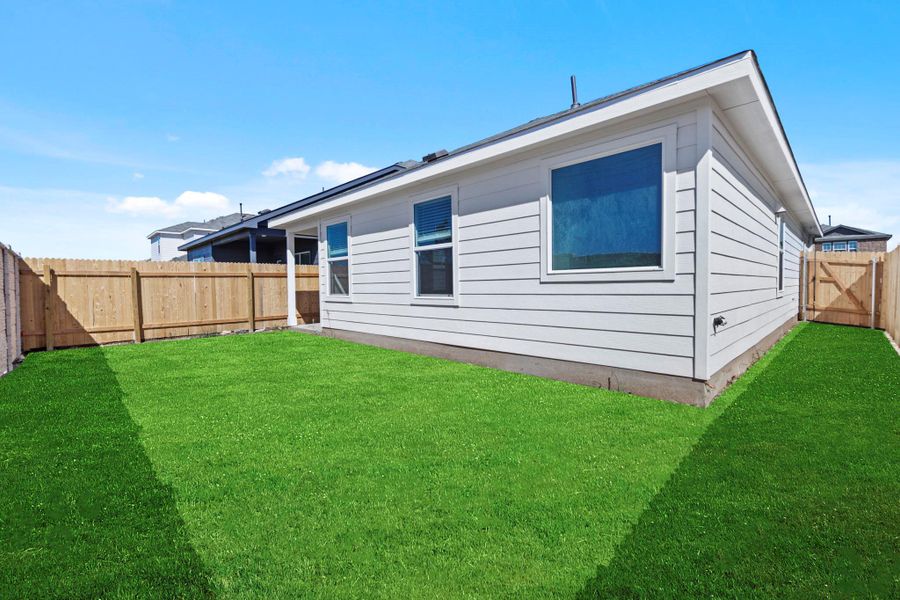 Exterior details and patio area of a home in Sunset Oaks, Maxwell (Image 4).