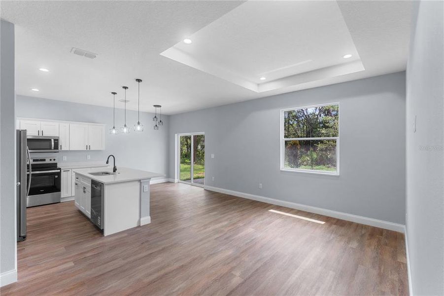 Spacious, unfurnished interior of a new home in , Deland (Image 38).