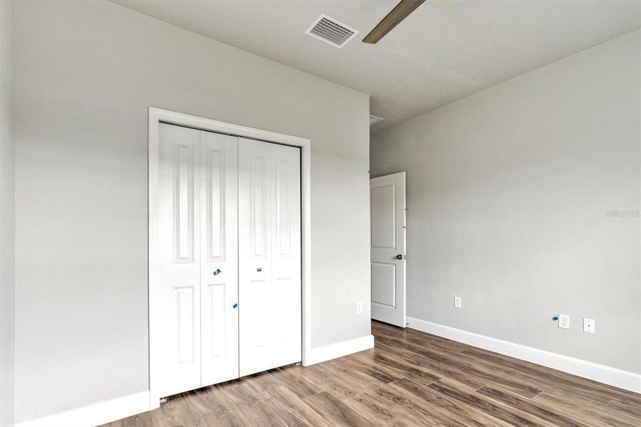 Spacious, unfurnished interior of a new home in Grand Oaks, Gainesville (Image 20).