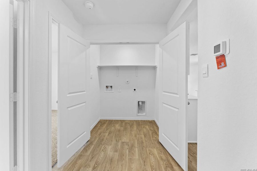 Spacious, unfurnished interior of a new home in Arroyo Ranch, Seguin (Image 17).