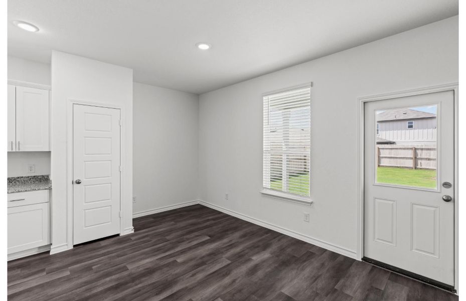 Dining Area Dining Area