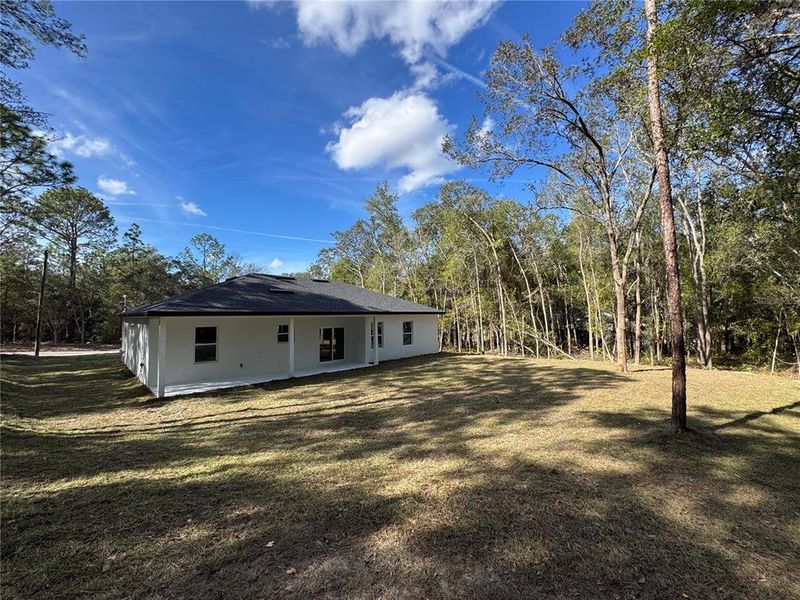 Exterior details and patio area of a home in , Dunnellon (Image 20). Exterior details and patio area of a home in , Dunnellon (Image 20).
