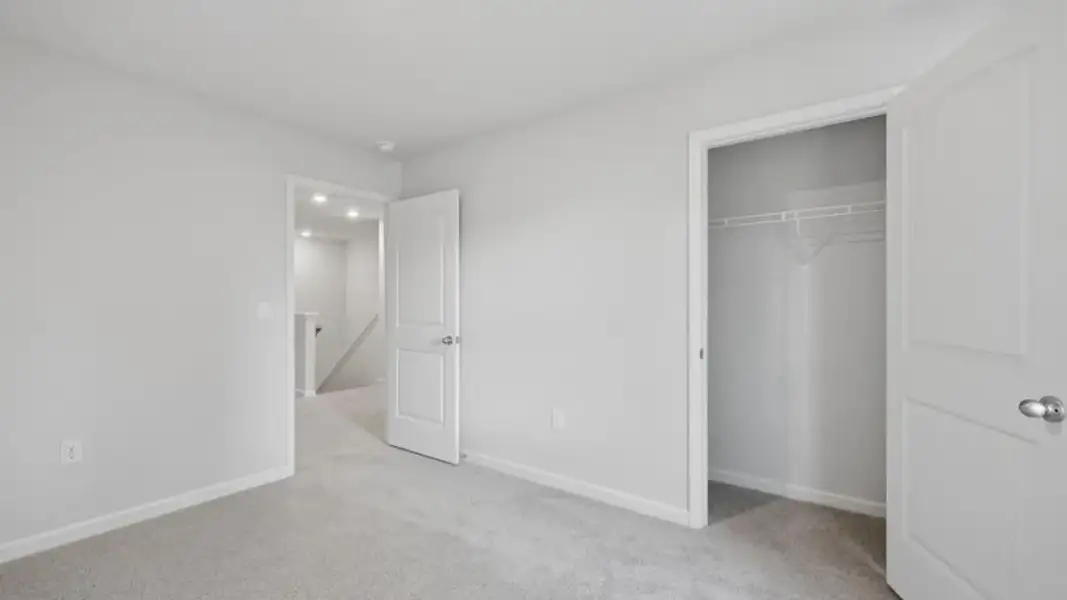 Spacious, unfurnished interior of a new home in Hughes Court, Dawsonville (Image 18).
