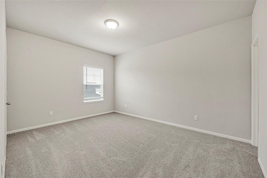 Spacious, unfurnished interior of a new home in Rollingbrook Estates, Baytown (Image 15).