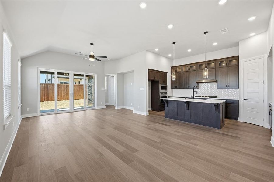 Spacious, unfurnished interior of a new home in Sandbrock Ranch, Aubrey (Image 23).