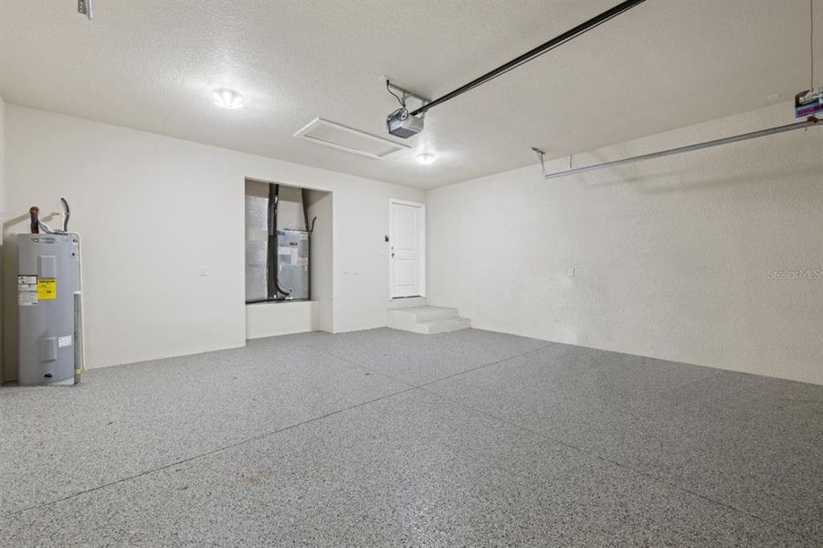 Spacious, unfurnished interior of a new home in , San Antonio (Image 38).