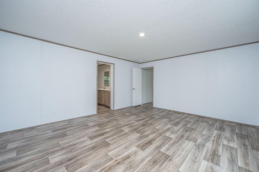 Spacious, unfurnished interior of a new home in , Cottageville (Image 60).