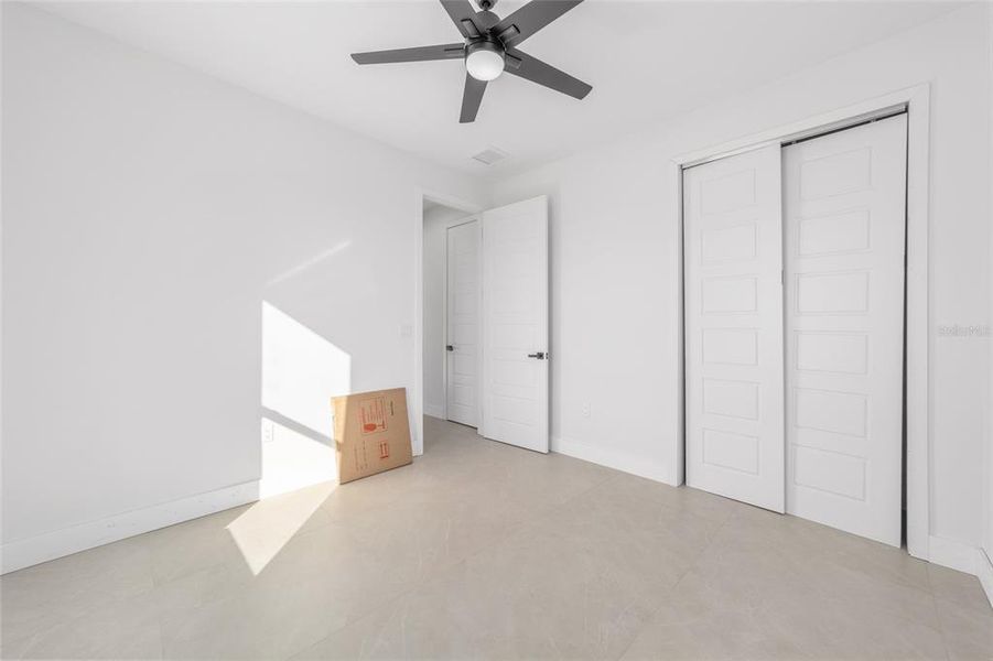 Spacious, unfurnished interior of a new home in , Ocala (Image 20).