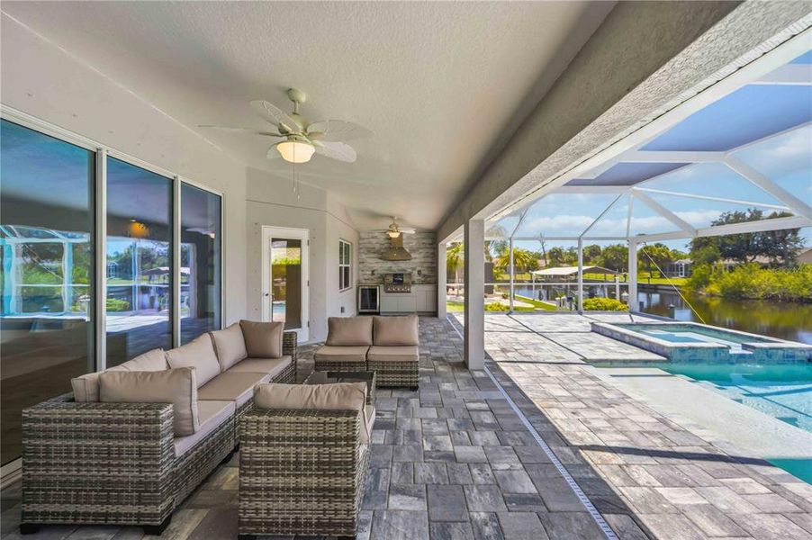 Exterior details and patio area of a home in , Port Charlotte (Image 31).