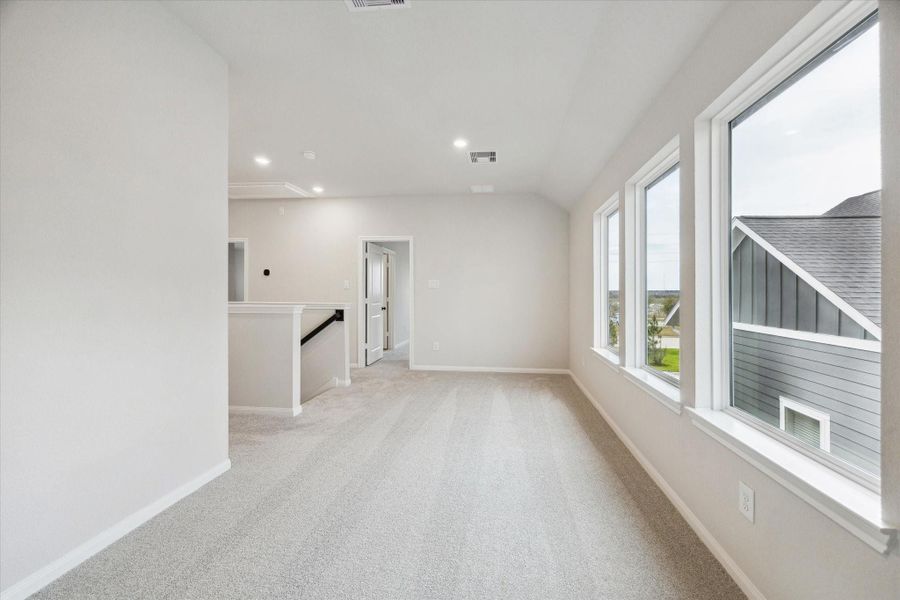 Spacious, unfurnished interior of a new home in Elyson, Katy (Image 15).