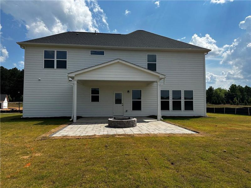 Exterior details and patio area of a home in Creekside at Skelton, Jefferson (Image 25).
