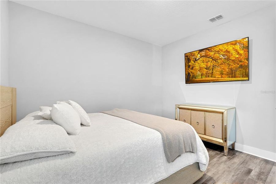 Furnished interior view inside a new home in , Orlando (Image 9).