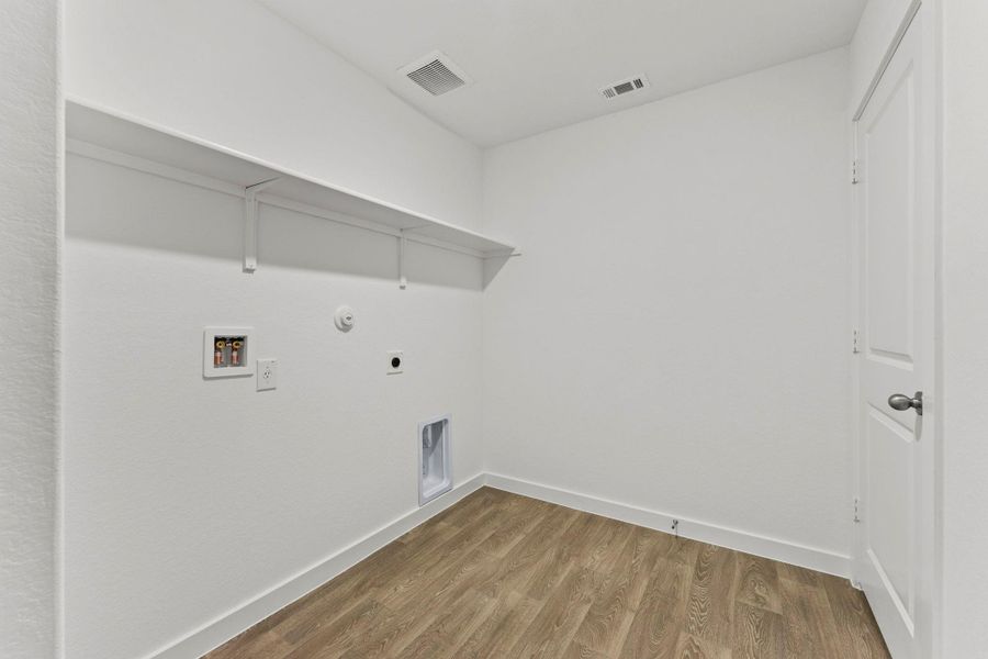 Spacious, unfurnished interior of a new home in Sonoma Oaks, Fredericksburg (Image 22). Spacious, unfurnished interior of a new home in Sonoma Oaks, Fredericksburg (Image 22).