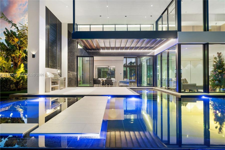 Exterior details and patio area of a home in , Fort Lauderdale (Image 26).