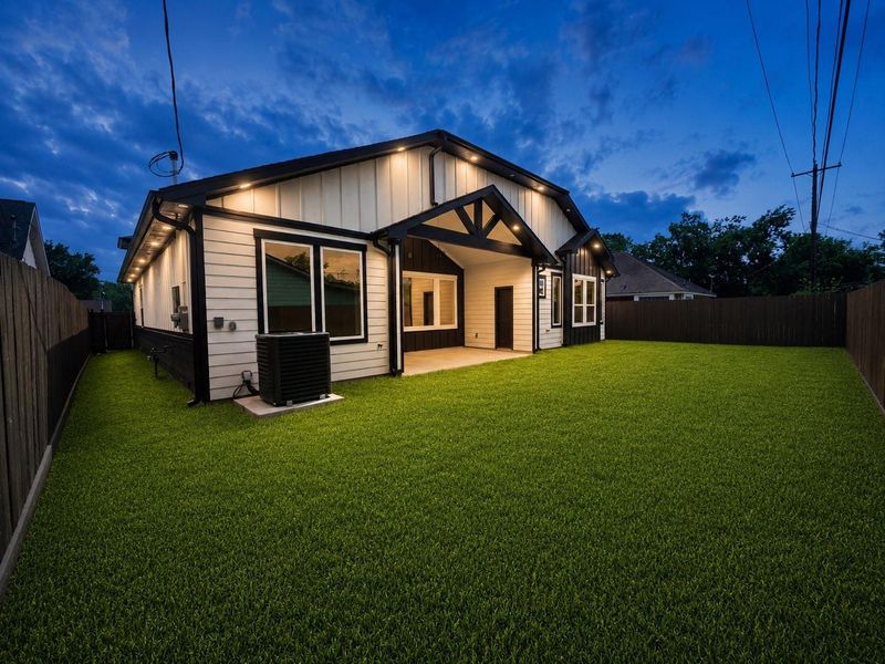 Exterior details and patio area of a home in , Pasadena (Image 3).