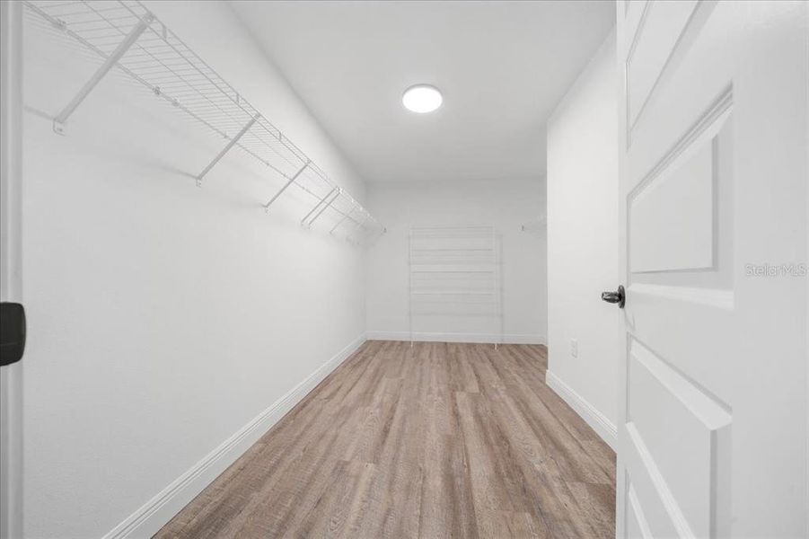 Spacious, unfurnished interior of a new home in , Dunnellon (Image 17).