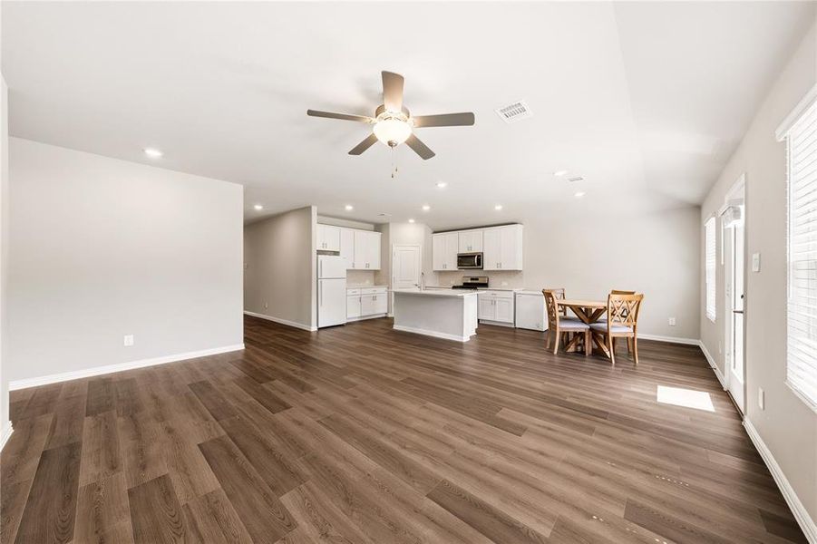 Spacious, unfurnished interior of a new home in Lakehaven - Signature Series, Farmersville (Image 17). Spacious, unfurnished interior of a new home in Lakehaven - Signature Series, Farmersville (Image 17).