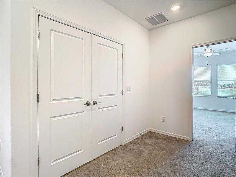 Spacious, unfurnished interior of a new home in , Wesley Chapel (Image 27).