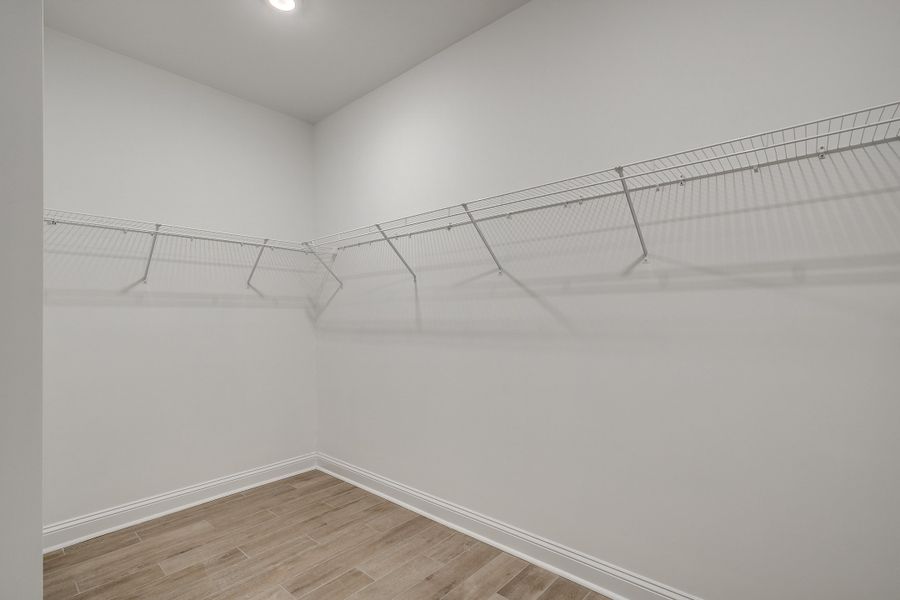 Spacious, unfurnished interior of a new home in Marshfield, Longs (Image 20).
