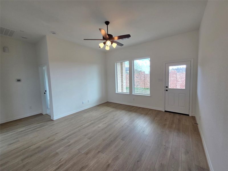Spacious, unfurnished interior of a new home in Emory Glen, Magnolia (Image 13).