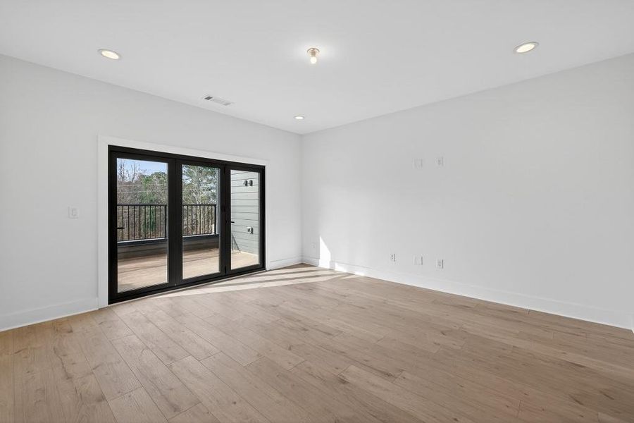 Spacious, unfurnished interior of a new home in Skyview On Broad, Sugar Hill (Image 22). Spacious, unfurnished interior of a new home in Skyview On Broad, Sugar Hill (Image 22).