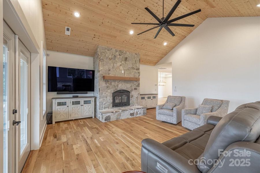 Furnished interior view inside a new home in , Nebo (Image 12).