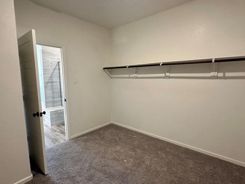 Spacious, unfurnished interior of a new home in Creekhaven, Iowa Colony (Image 18). Spacious, unfurnished interior of a new home in Creekhaven, Iowa Colony (Image 18).