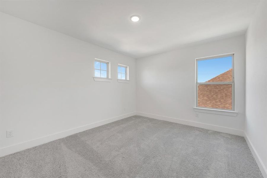Spacious, unfurnished interior of a new home in Vintage Village, Argyle (Image 35).