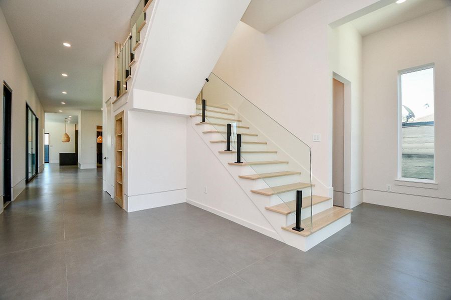 Spacious, unfurnished interior of a new home in , Houston (Image 39).