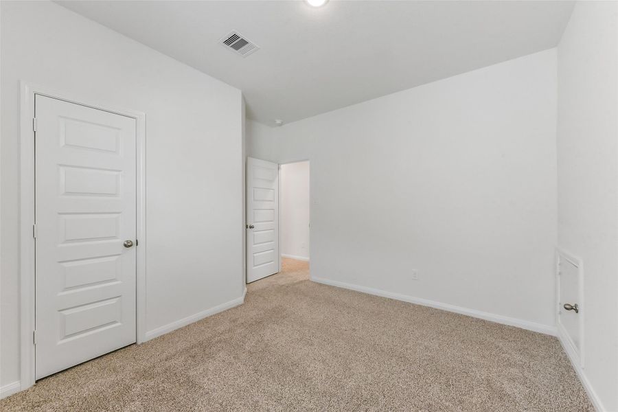 Spacious, unfurnished interior of a new home in , Houston (Image 35).