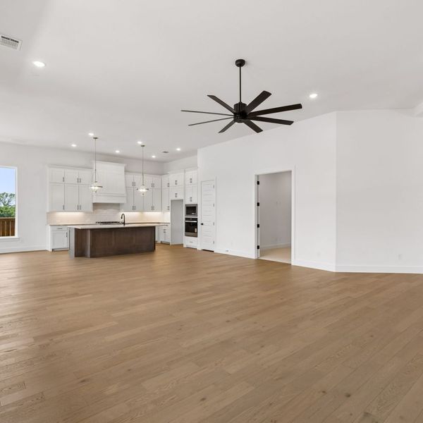 Spacious, unfurnished interior of a new home in The Parks at Wilson Creek, Celina (Image 60). Spacious, unfurnished interior of a new home in The Parks at Wilson Creek, Celina (Image 60).