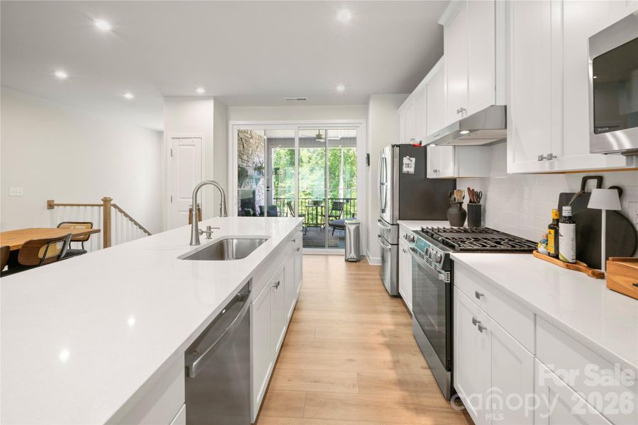 Clean Modern Style Clean Modern Style