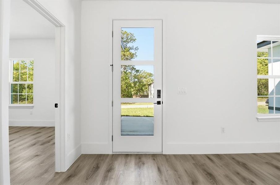 Spacious, unfurnished interior of a new home in , Citrus Springs (Image 33).