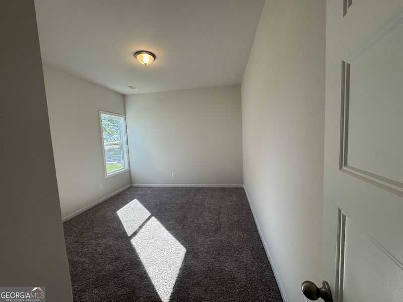 Spacious, unfurnished interior of a new home in Rosewood Lake Preserve, Hoschton (Image 17).