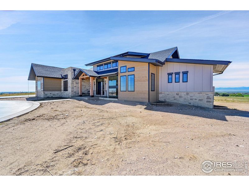 Exterior details and patio area of a home in , Fort Collins (Image 21).