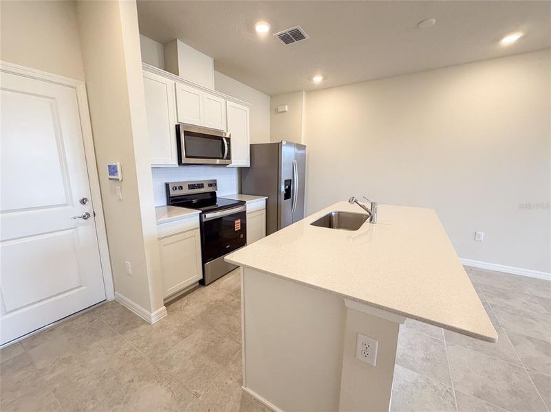 Furnished interior view inside a new home in , Orlando (Image 6).