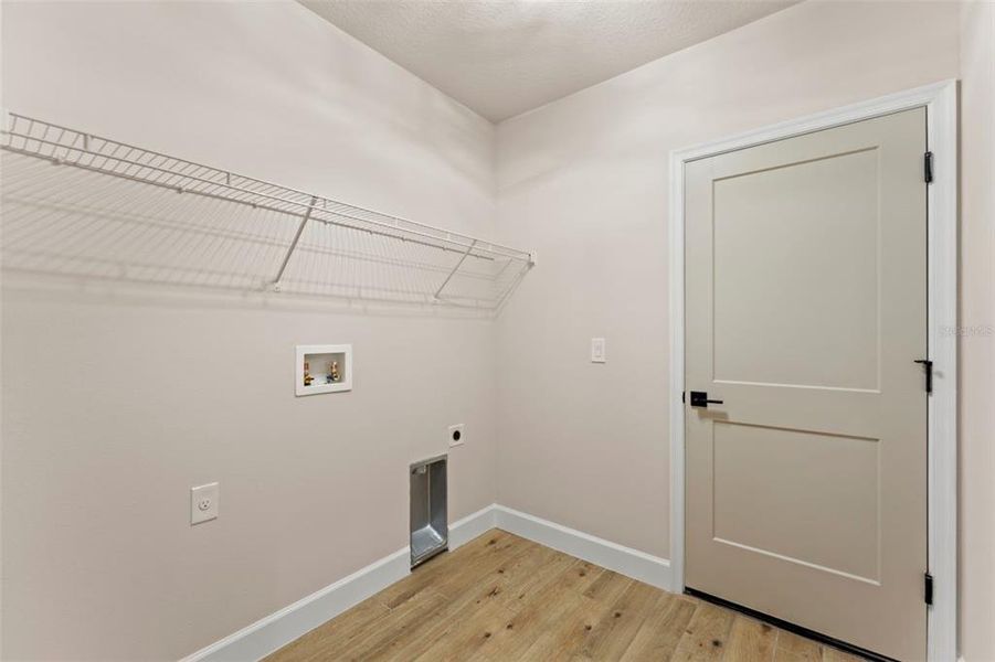 Spacious, unfurnished interior of a new home in , Palm Bay (Image 50).