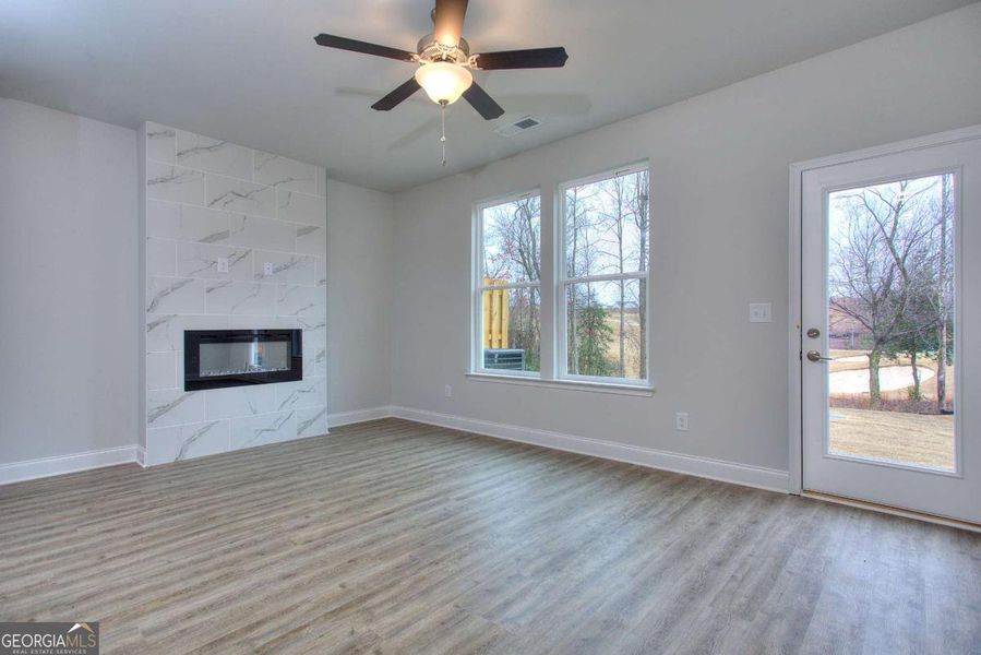 Spacious, unfurnished interior of a new home in Chimney Oaks Townhomes, Homer (Image 15).