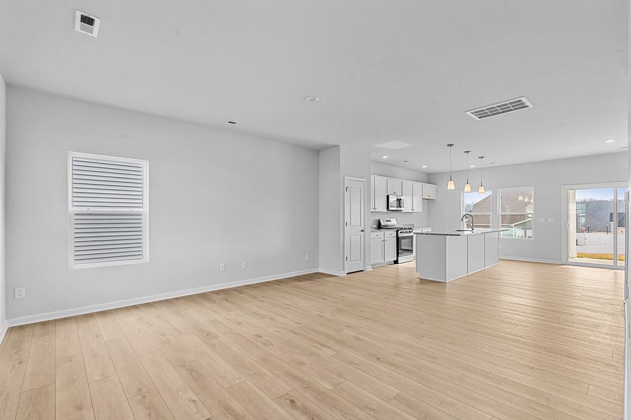 Spacious, unfurnished interior of a new home in Hanes Lake, Winston-Salem (Image 15). Spacious, unfurnished interior of a new home in Hanes Lake, Winston-Salem (Image 15).